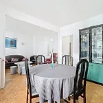Apartmán Spacious 2-room Near Nation