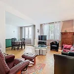 Spacious 2-room Near Nation