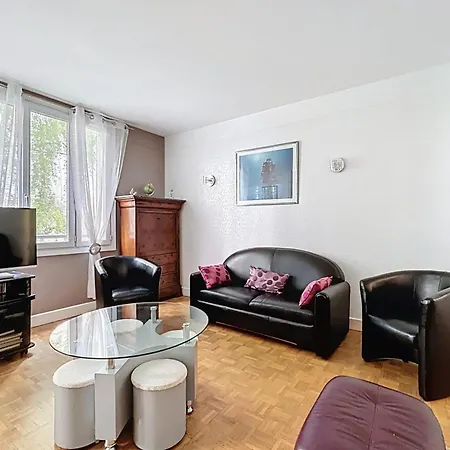 Spacious 2-room Near Nation * Párizs