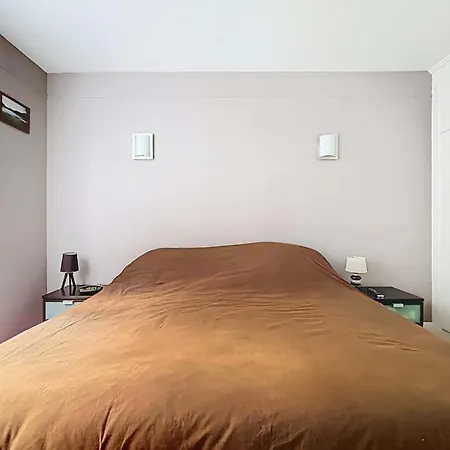 Spacious 2-room Near Nation Párizs
