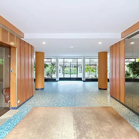 Spacious 2-room Near Nation Paris
