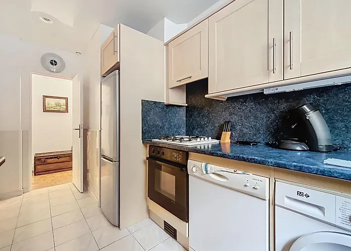 Διαμέρισμα Spacious 2-room Near Nation