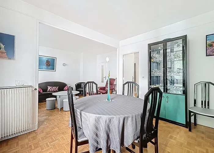 Διαμέρισμα Spacious 2-room Near Nation